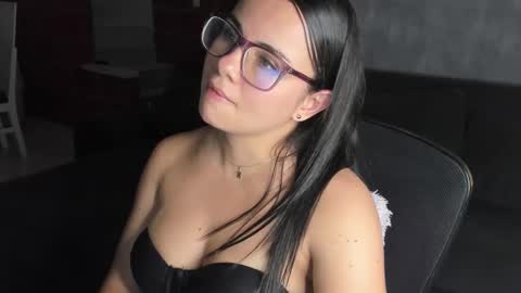 annimendoza online show from September 12, 3:29 am