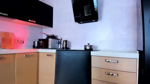 Ann  8am-3pm ESTNY time online show from March 28, 1:21 pm