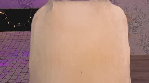 Annie online show from April 9, 6:19 am