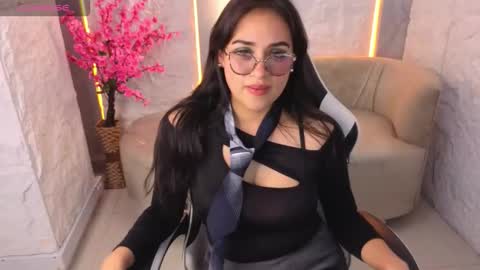 Live 1500am 2100pm COLOMBIAN HOUR online show from November 20, 8:21 pm