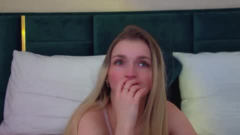 annyraii online show from February 28, 6:40 pm