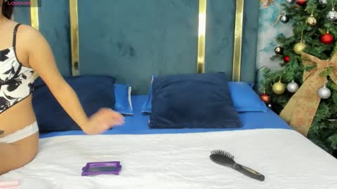 anthonelaDuque online show from January 18, 2:46 pm