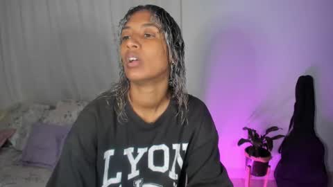 Snapshot of antonellaparker chatting on October 27, 12:01 pm Sarah online show from October 27, 12:01 pm