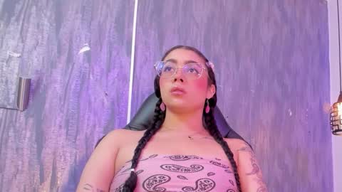 A N T O N E L L E  online show from March 15, 12:51 pm