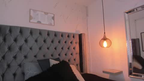 anya_belth online show from November 6, 7:31 pm