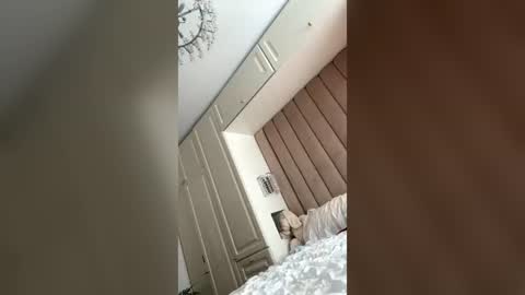 Anya online show from August 1, 1:46 pm