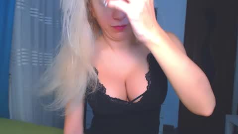 Snapshot of anysadoll chatting on January 9, 1:29 am An online show from January 9, 1:29 am