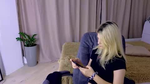 ApheliaStar online show from November 26, 3:57 pm