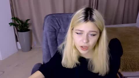 ApheliaStar online show from November 23, 3:25 pm