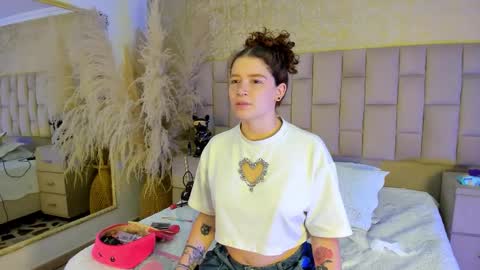 aphrodite online show from December 20, 10:03 pm