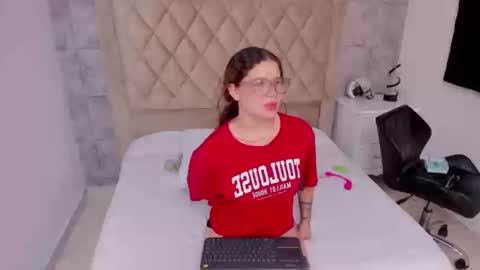 aphrodite online show from September 25, 9:34 pm