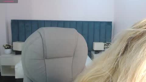 April Bunny online show from November 22, 9:28 pm