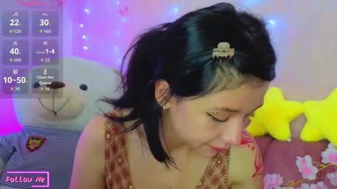   online show from March 17, 12:42 pm