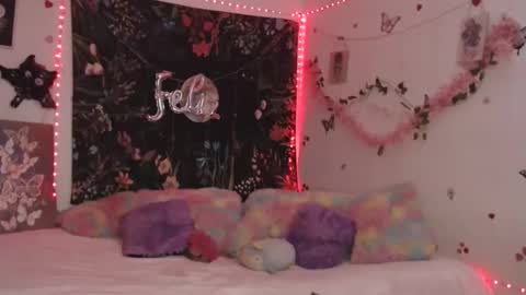 april_l6 online show from March 18, 10:59 pm