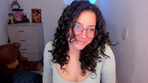 aqua emilly online show from May 6, 11:53 pm