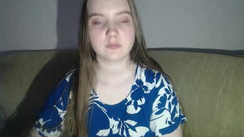 Josefin online show from November 10, 8:20 am