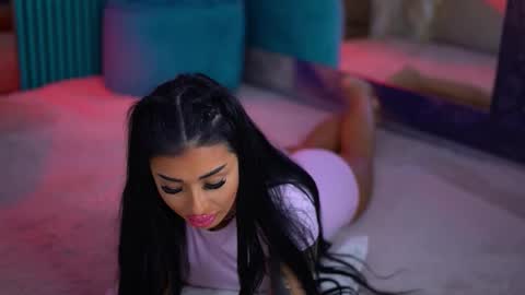 arabellaposh online show from December 15, 6:29 am