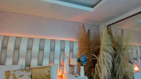 ari_lynn_ online show from December 3, 3:20 am