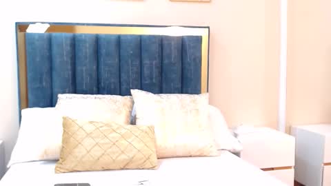 aria online show from June 4, 2:54 pm