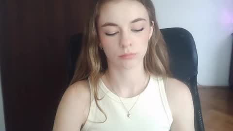 AriaCreazy online show from June 18, 9:25 am