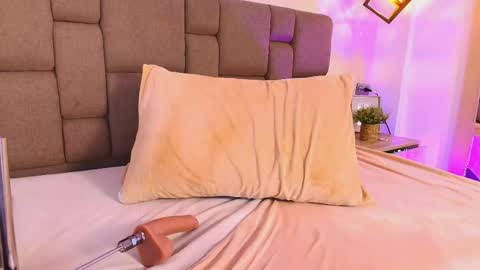 ariana_giraldo online show from April 4, 1:43 pm