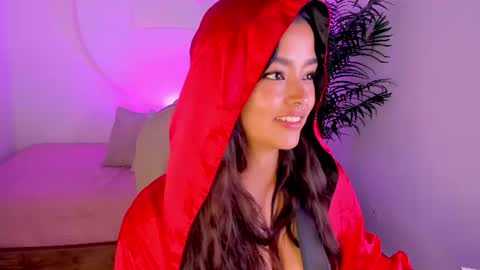 Ariana  online show from July 7, 3:15 pm