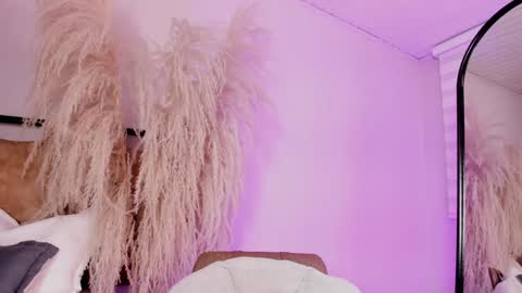 Ariana  online show from December 20, 2:16 pm