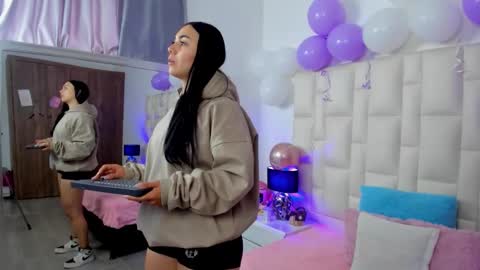  ariana  online show from November 6, 5:52 pm