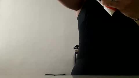  ariana  online show from December 3, 6:32 pm