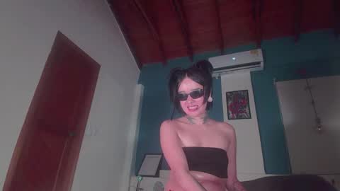 ariana_whitee online show from November 20, 7:09 am