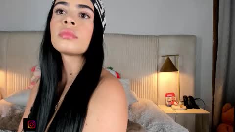 Susan online show from February 12, 9:49 pm