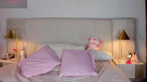 Susan online show from November 12, 8:29 pm