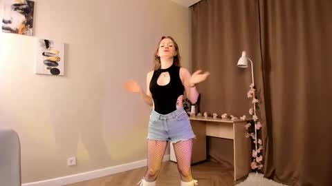 Alice online show from February 24, 8:07 pm