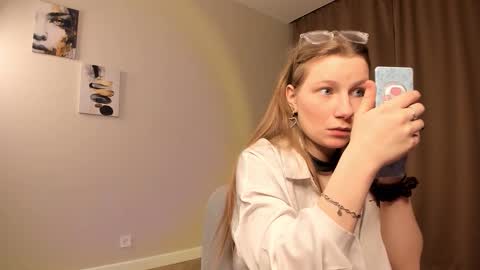 Alice online show from March 3, 7:42 pm