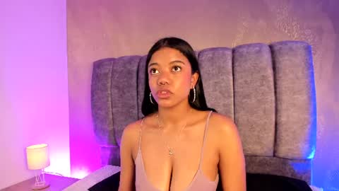 arianna_roxe_ online show from June 16, 9:21 am
