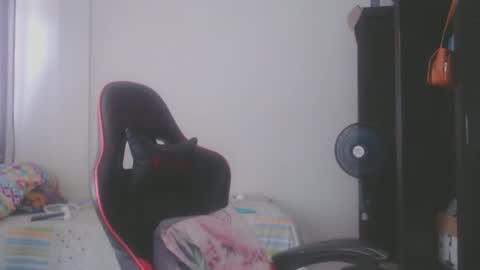 ariannaloovel online show from April 24, 6:11 pm