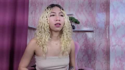 Ari Bunnie  online show from December 14, 10:48 pm