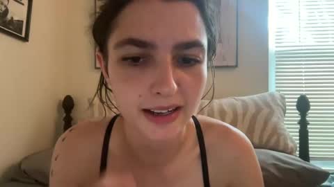 Snapshot of ariel_lena chatting on October 4, 9:19 pm Ariel online show from October 4, 9:19 pm