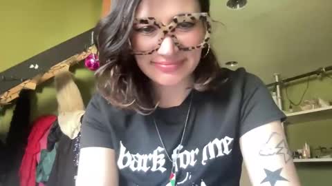 ariel  colin when hes here online show from March 28, 5:56 pm