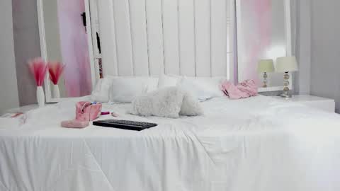 Arietta online show from December 13, 7:53 pm