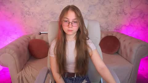 arrinawair online show from December 3, 9:11 am