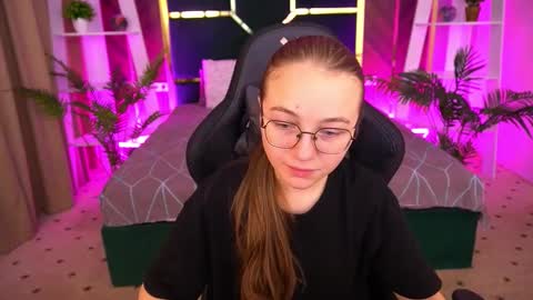 arrinawair online show from November 5, 9:03 am