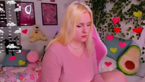 art_lovee_ online show from February 25, 2:10 am