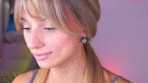 Snapshot of artease chatting on September 28, 8:52 am Arti  Next Streams -  online show from September 28, 8:52 am