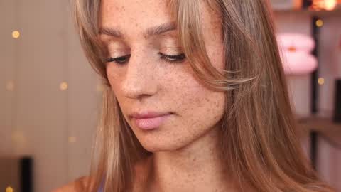 Snapshot of artease chatting on December 21, 10:28 am Arti  Next Streams -  online show from December 21, 10:28 am