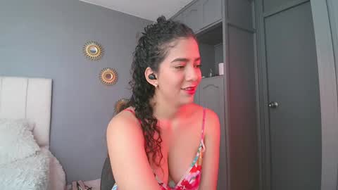   laura  online show from December 5, 6:22 pm