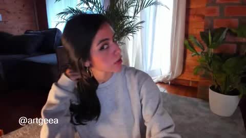 Linda  independent model artgeea online show from February 9, 4:29 pm