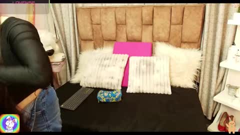 Ary Noa  online show from March 3, 12:33 pm