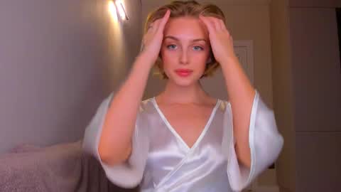 Snapshot of ashbunny_ chatting on February 22, 5:53 pm your pretty Ashley online show from February 22, 5:53 pm