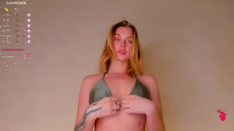 your pretty Ashley online show from November 16, 5:24 pm